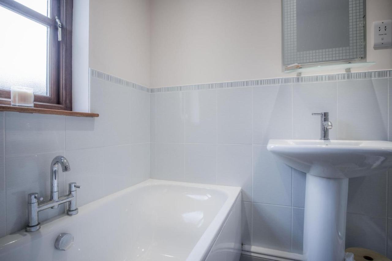 Llais Afon - 3 Bedroom Holiday Home - Fishguard Buitenkant foto