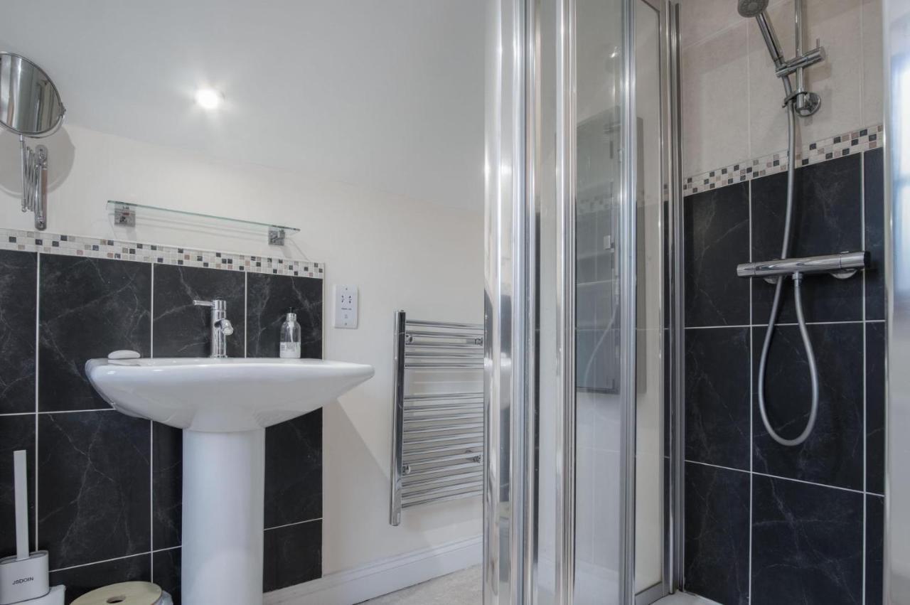 Llais Afon - 3 Bedroom Holiday Home - Fishguard Buitenkant foto